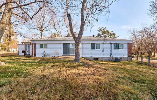 Building Photo - 815 Montmartre Ct