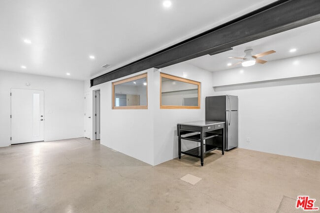 Building Photo - 2462 N Gower St