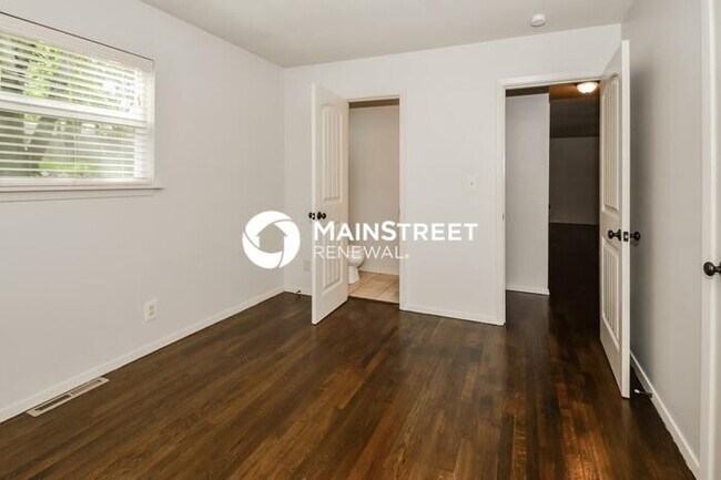 Building Photo - 3 Bedroom Pet-Friendly Home in INDEPENDENC...