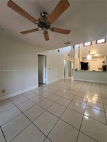 Building Photo - 6944 SW 40th Ct