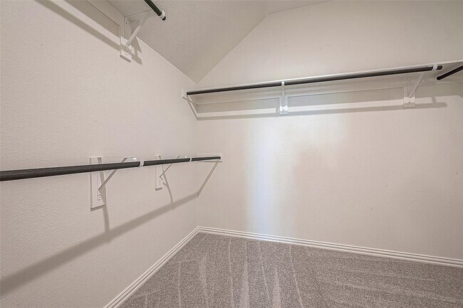 Building Photo - 27966 Western Crk Ct