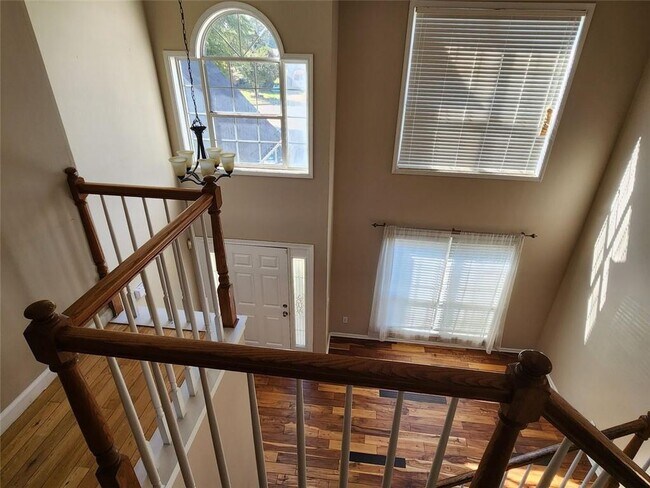 Building Photo - 335 Jon Jeff Dr NW