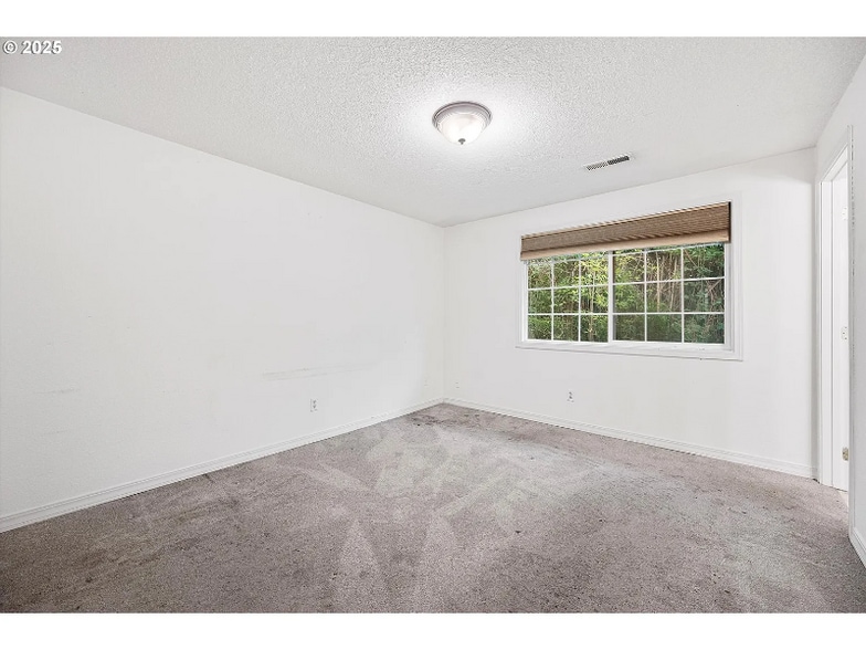 Building Photo - 6060 SW 170th Ave