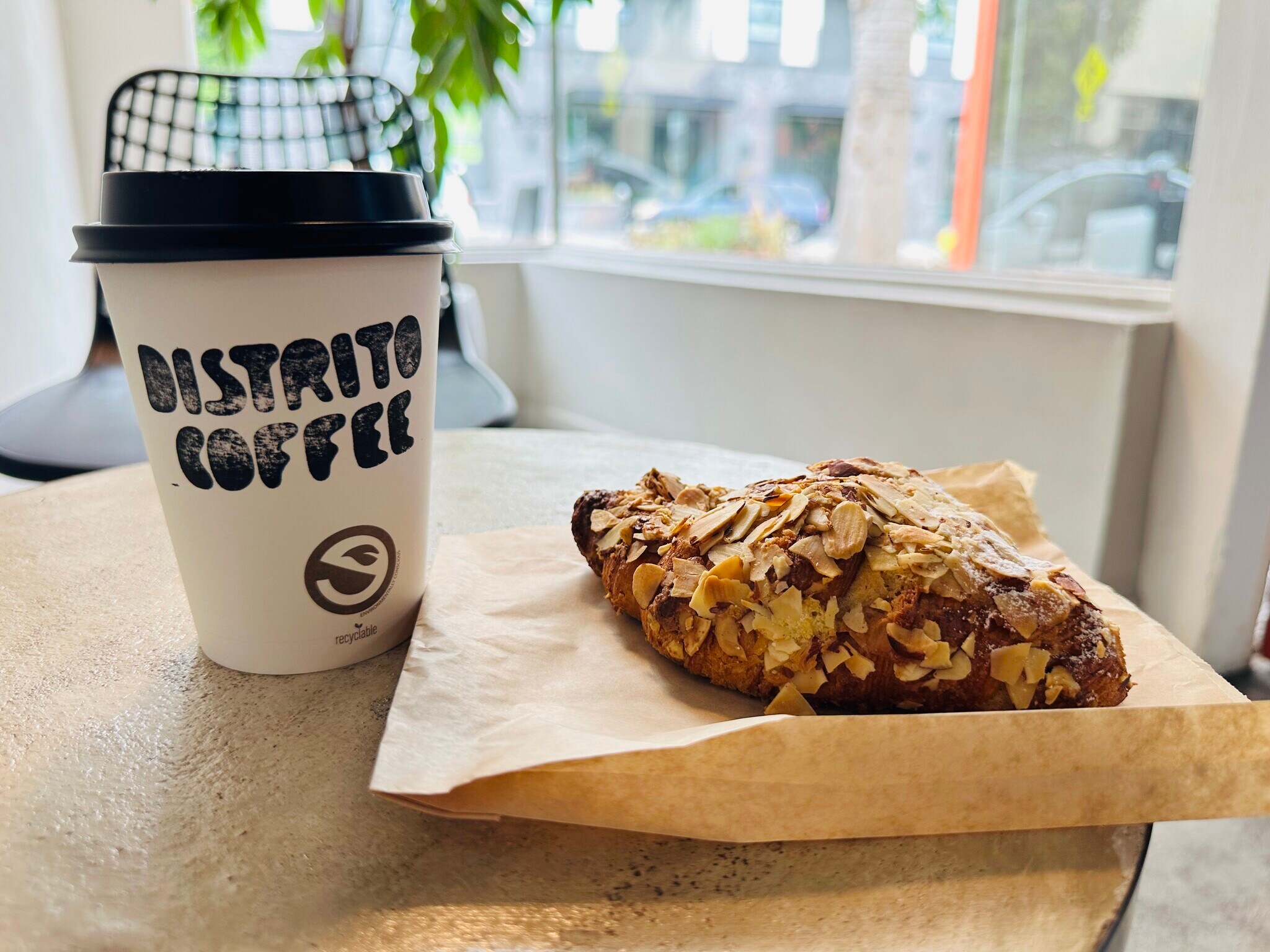 Building Photo - 770 W 2nd St