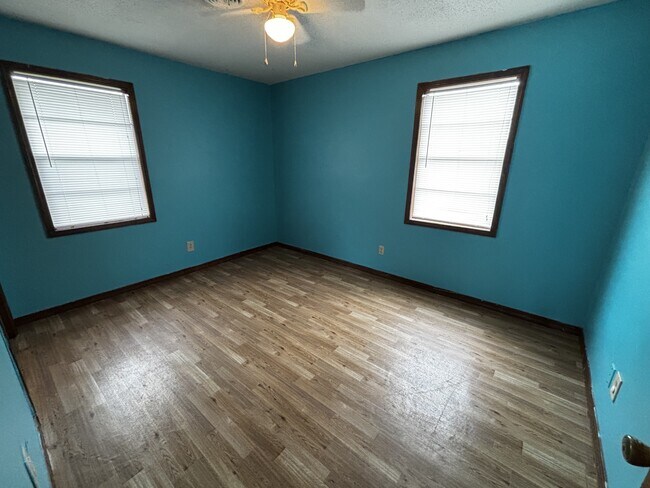 Building Photo - 213 Cazort St