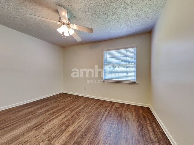 Building Photo - 7212 Glendyne Dr S