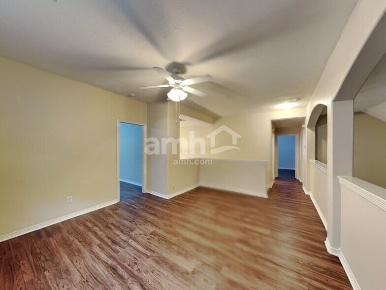 Building Photo - 38011 W Sulphur Creek Dr