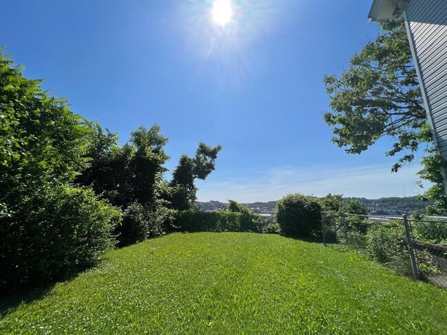 Building Photo - 2121 Eggers St