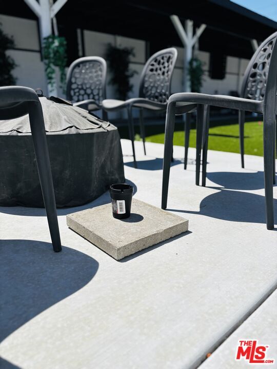 Building Photo - 1377 Sultana