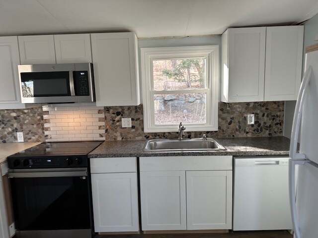 Primary Photo - 11 Hillside Ave