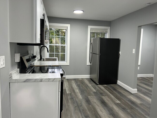 Building Photo - 92-98 Boswell Ave