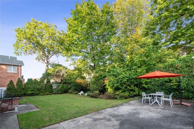 Building Photo - 29-33-33 212th St