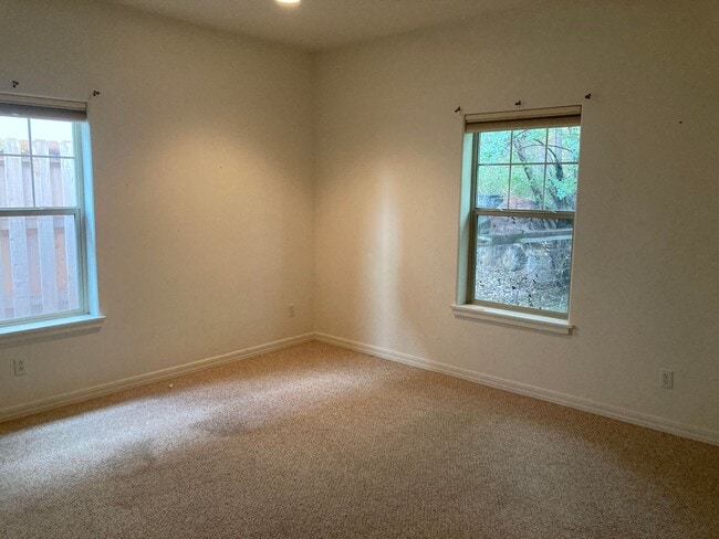 Building Photo - 26 E Animas Village Ln