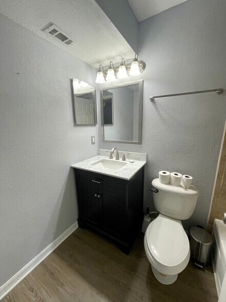 Building Photo - 408 E Virginia St