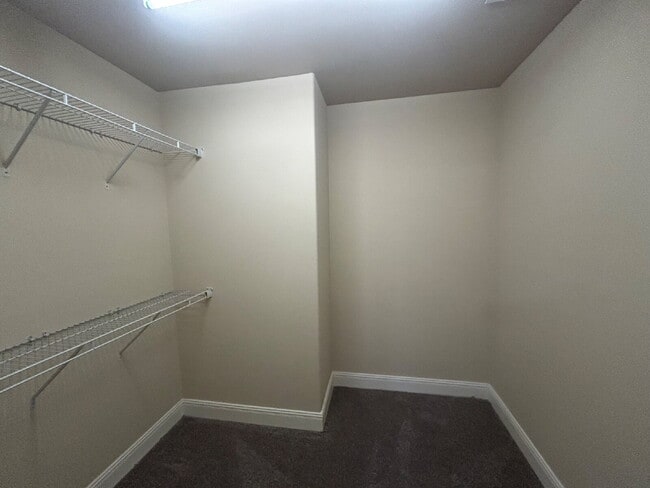 Building Photo - 3-Bedroom 2.5 Bathroom with Walk In Closets and 2-Car Garage For Rent