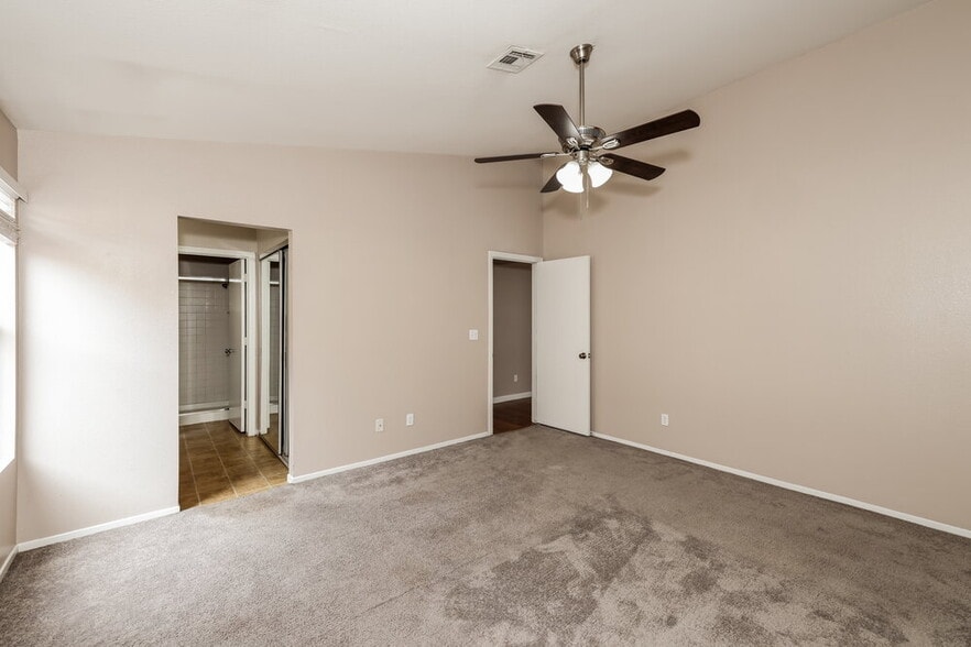 Building Photo - 6125 Wild Berry Dr