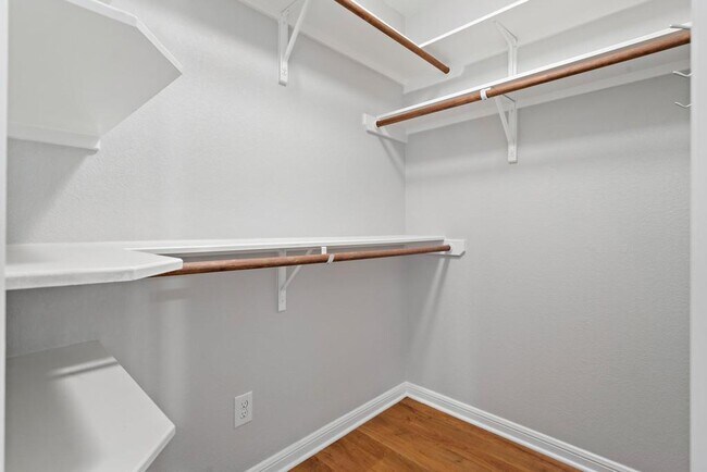 Building Photo - 7685 Northcross Dr