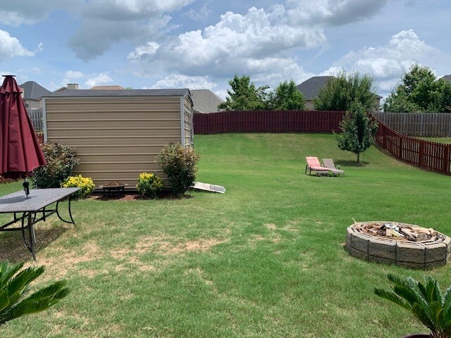 Building Photo - 2457 Sunflower Dr
