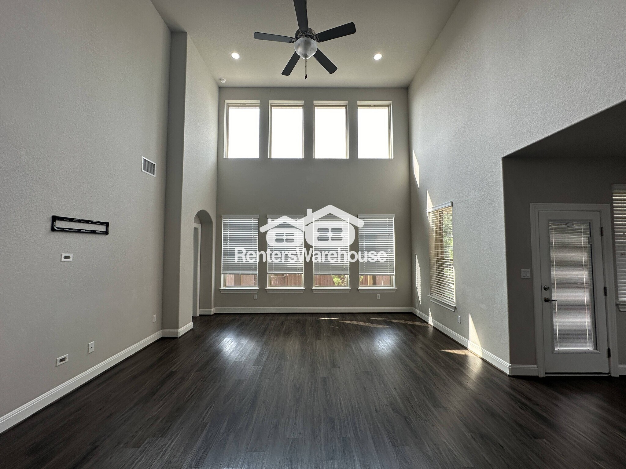 Building Photo - 4213 Valley Oaks Dr