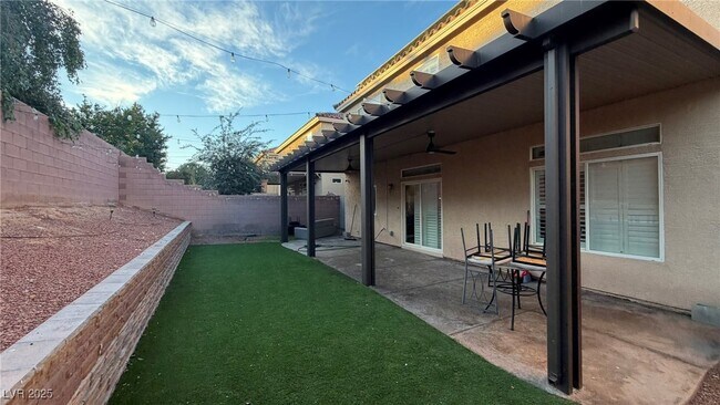 Building Photo - 6451 Parrot Ridge Ct