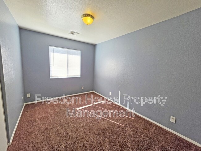 Building Photo - 1444 Star Rd