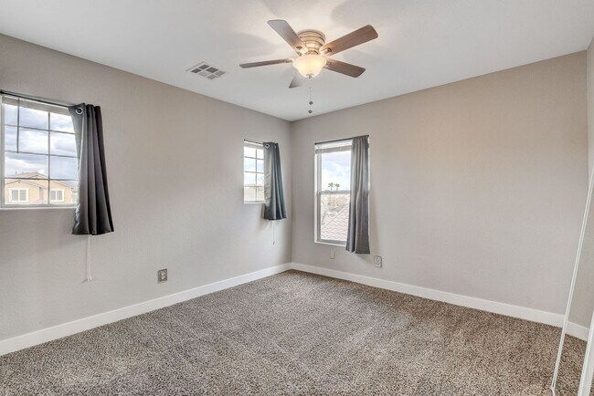 Building Photo - Totally Updated Solar Powered 4 Bedroom! Bedroom and Bath Downstairs!