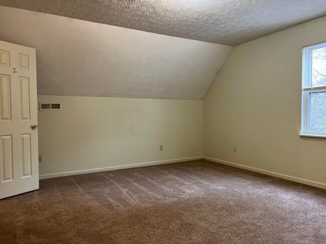 Building Photo - 322 Beacon Hill Dr