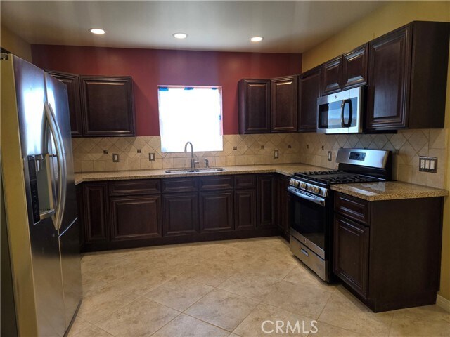 Building Photo - 7003 Conejo Dr