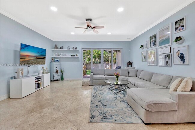Building Photo - 853 SW 11th Ct