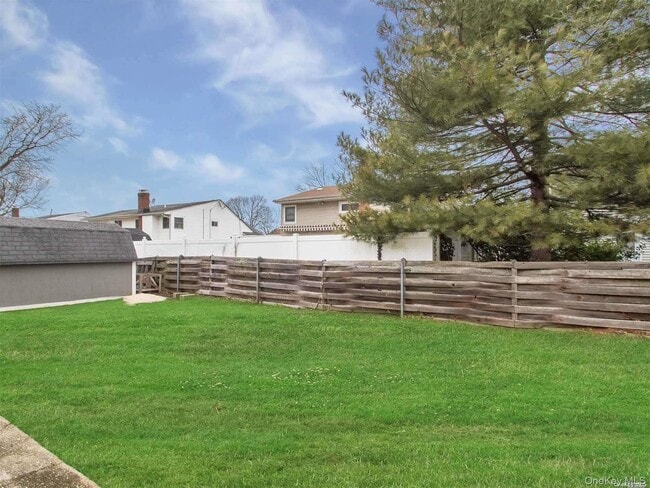 Building Photo - 11 Pratt St