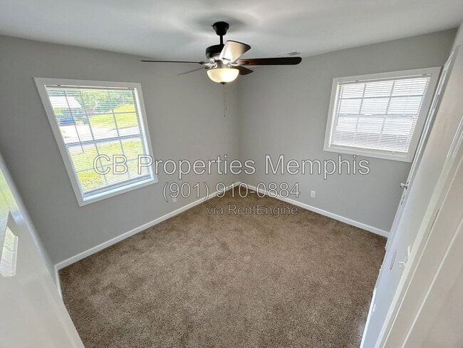 Building Photo - 3825 Glenburee St