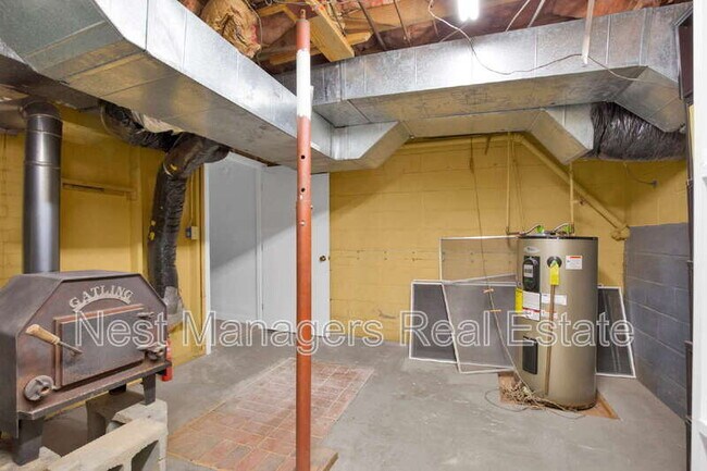 Building Photo - 301 Fairfield Rd