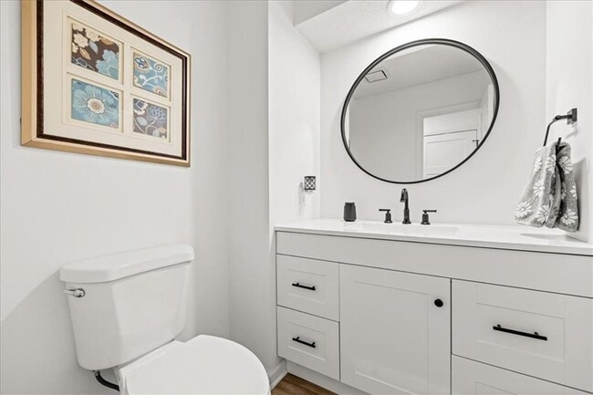 Building Photo - {10710} Updated Overland Park Townhome + Blue Valley Northwest + Two Car Garage