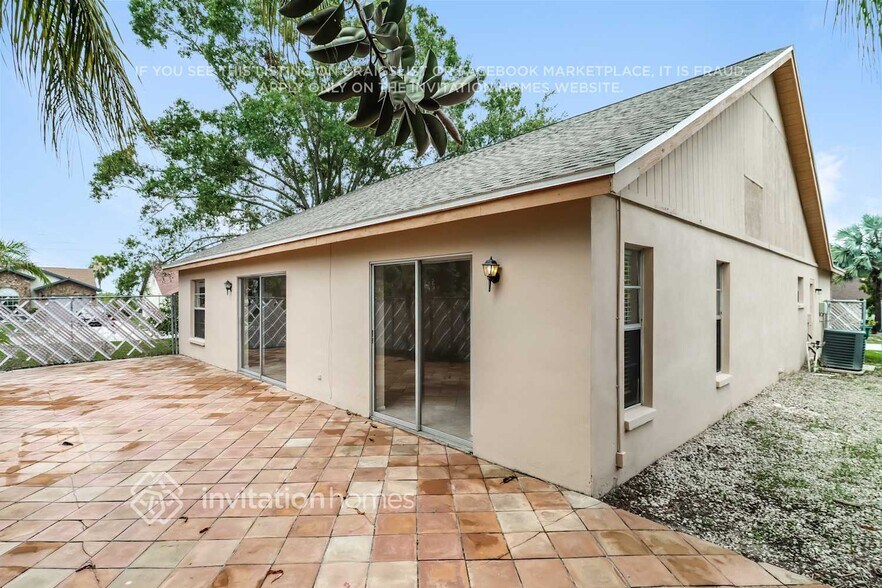 Building Photo - 3700 Montclair Dr