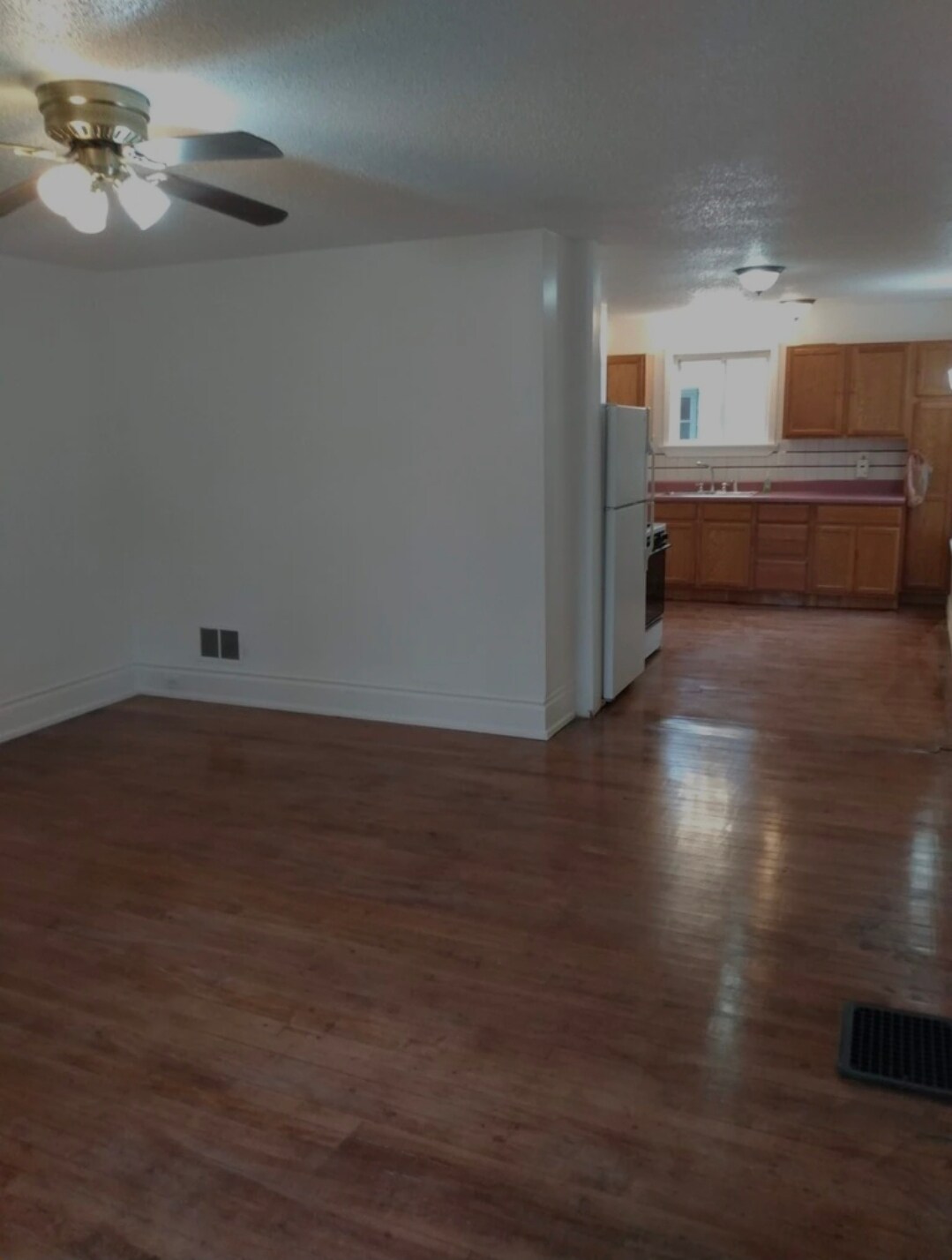 Building Photo - 701 Litchfield St