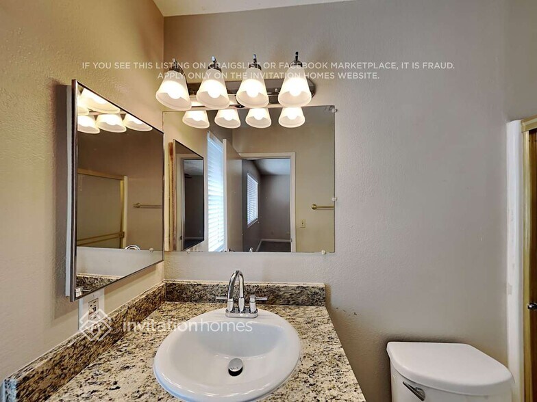 Building Photo - 9023 W Harmont Dr