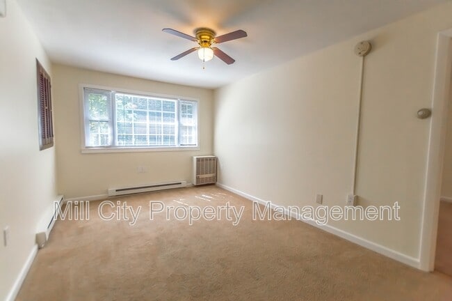 Building Photo - 20-22 Mitchell Street - 22B