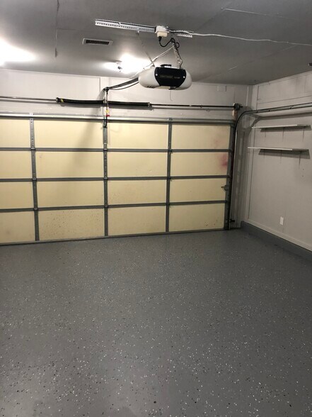 Garage - 903 Green Valley Rd