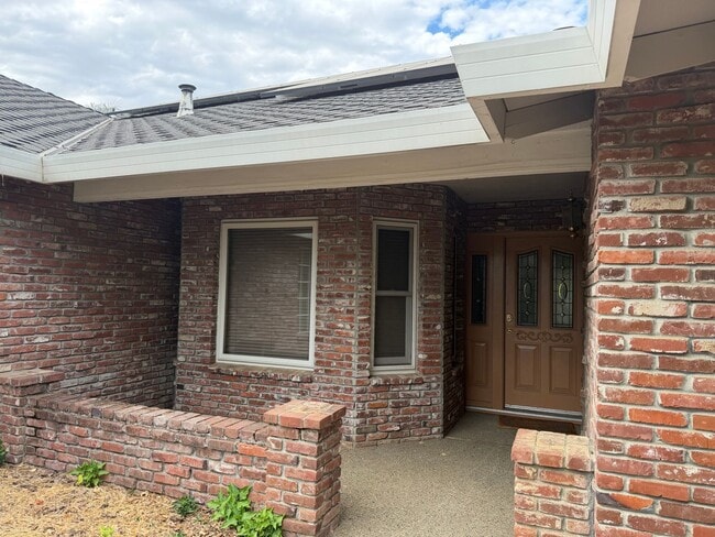 Building Photo - 5523 Freeman Cir