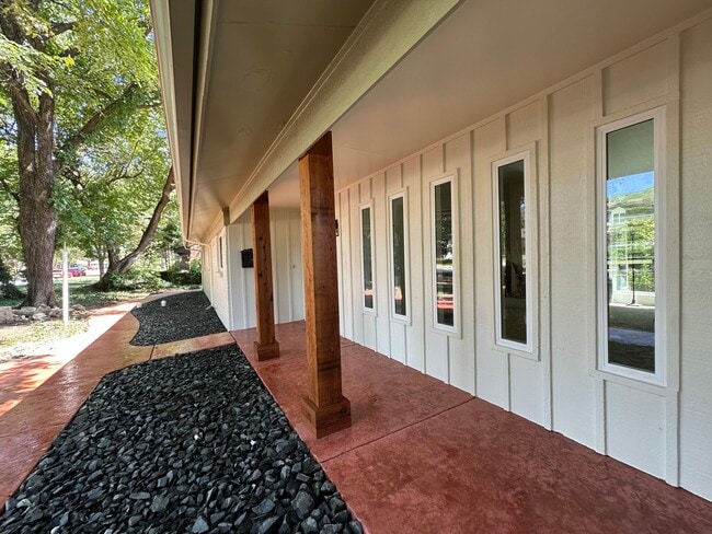 Primary Photo - 1616 Aldridge Dr