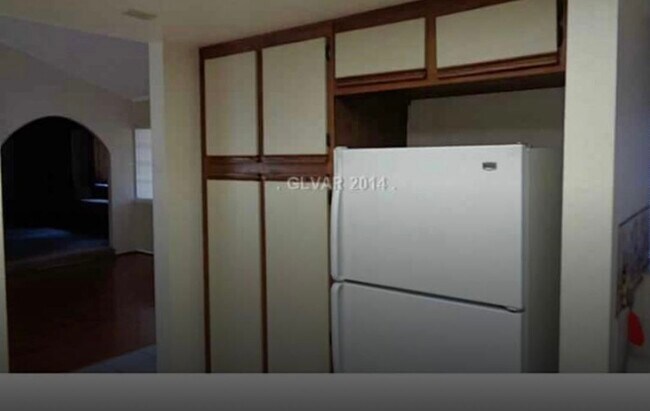 Building Photo - 3115 La Mancha Way