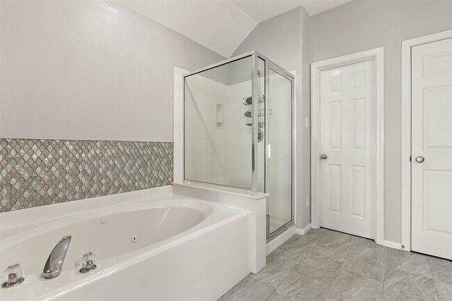 Building Photo - 139 Ledgestone Pl
