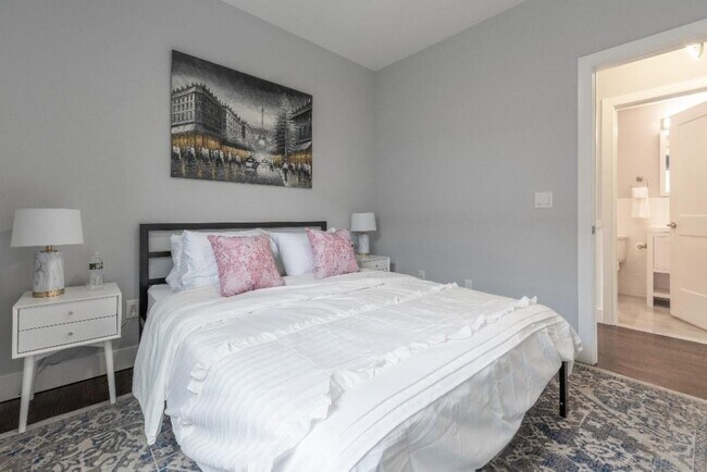 Building Photo - 114 Bleecker St