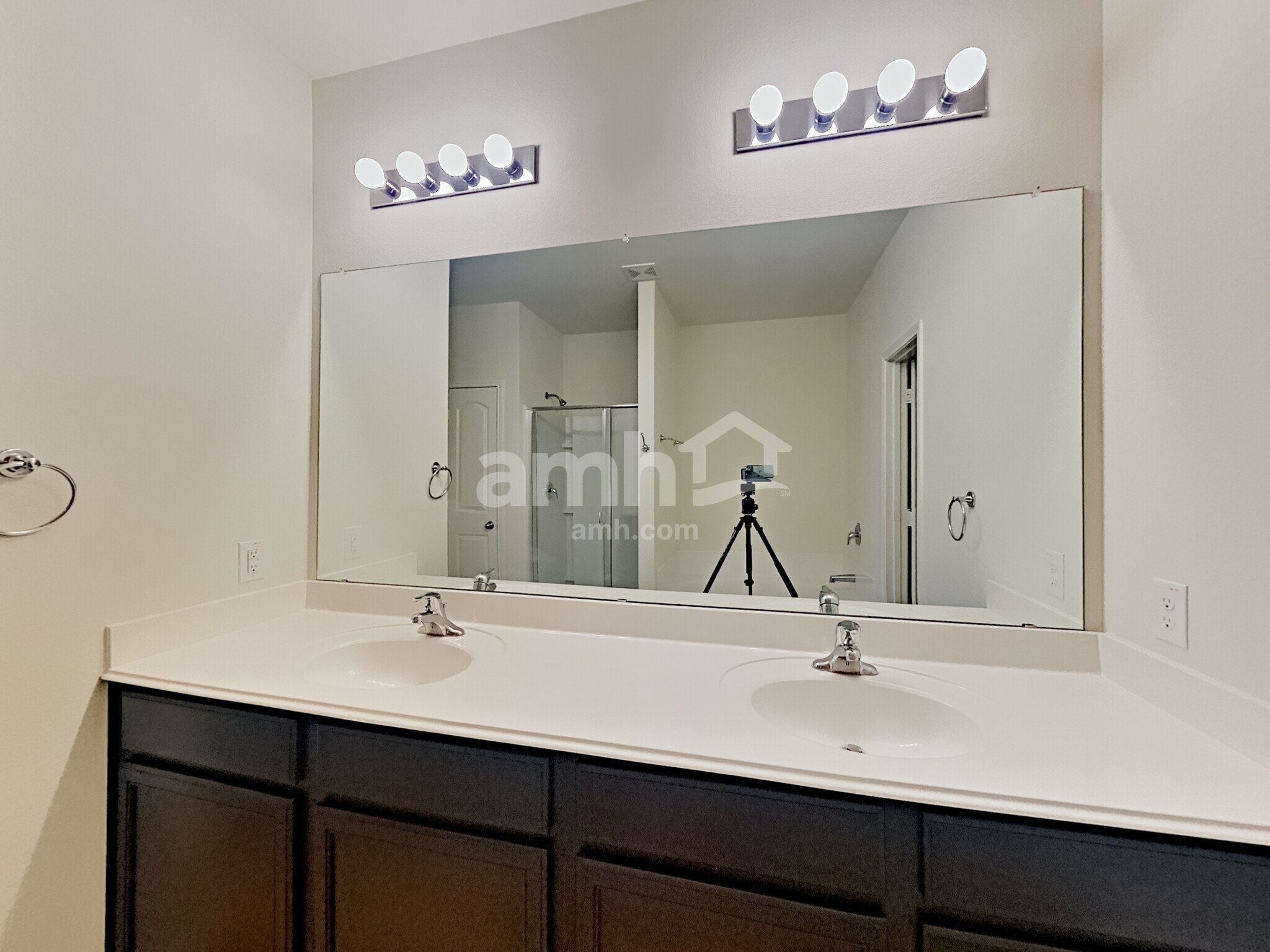 Building Photo - 12898 Cedarcreek Trl