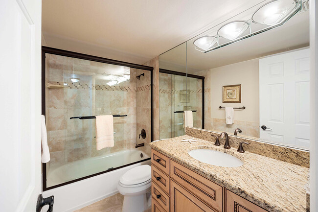 Building Photo - 260 Seaview Ct