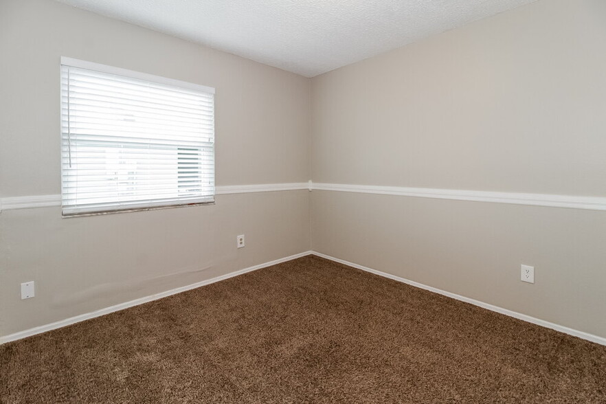 Building Photo - 825 Virginia Woods Ln