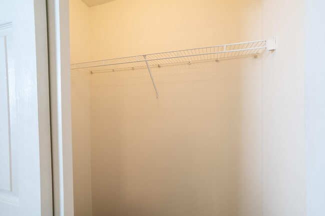 Building Photo - 1704 Juniper Dr