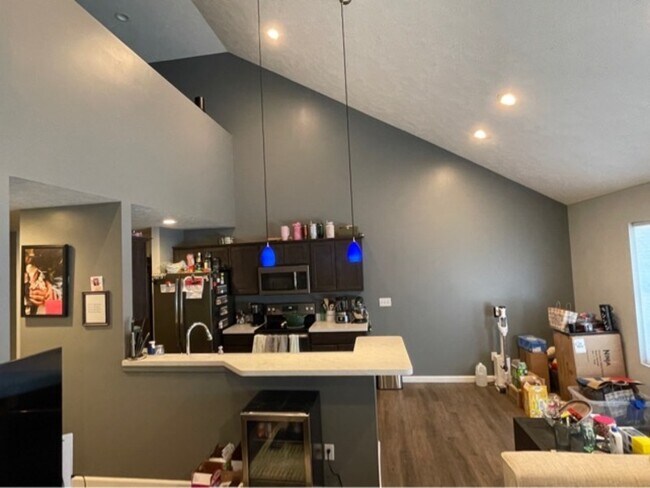 Building Photo - 2304 W George St