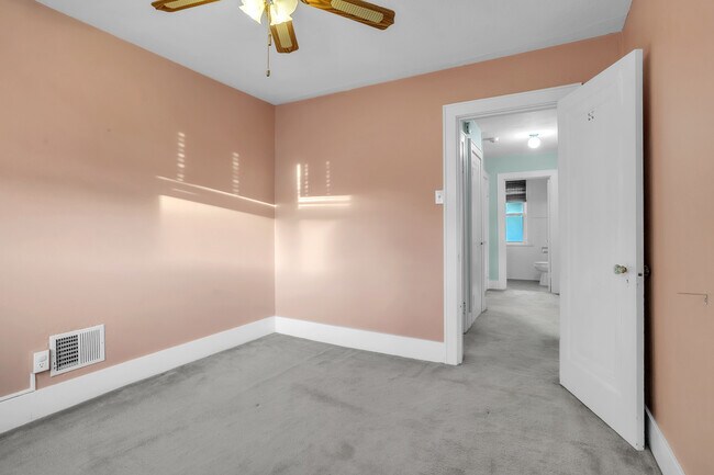 Building Photo - 1644 McFarland Rd