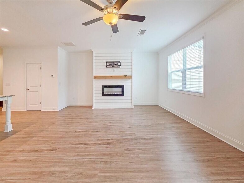 Building Photo - 5316 Briggs St